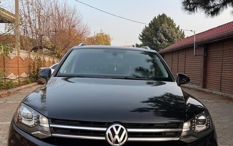 Volkswagen Touareg III, 2013 год, 2 250 000 рублей, 2 фотография