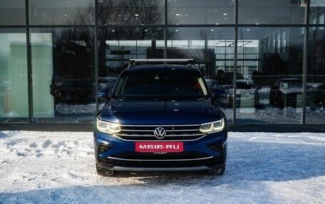 Volkswagen Tiguan II, 2021 год, 3 300 000 рублей, 3 фотография