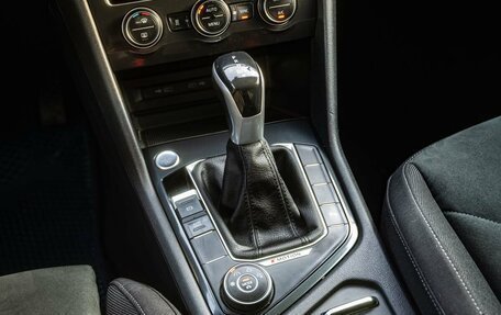 Volkswagen Tiguan II, 2021 год, 3 300 000 рублей, 22 фотография