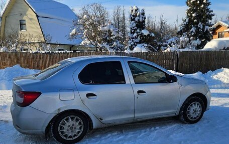 Renault Logan II, 2015 год, 385 000 рублей, 7 фотография