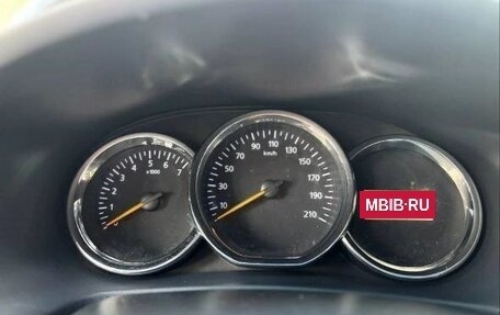 Renault Logan II, 2015 год, 385 000 рублей, 13 фотография