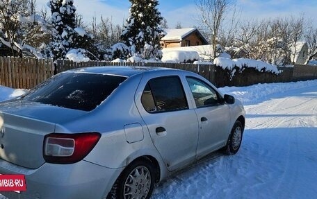 Renault Logan II, 2015 год, 385 000 рублей, 2 фотография