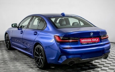 BMW 3 серия, 2019 год, 3 870 000 рублей, 7 фотография