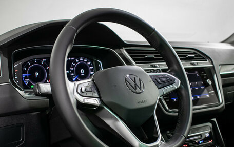 Volkswagen Tiguan II, 2021 год, 3 690 000 рублей, 13 фотография