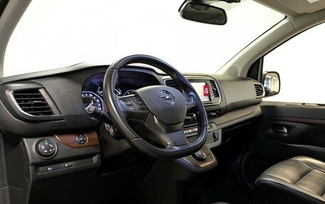 Opel Zafira Life I, 2021 год, 3 550 000 рублей, 17 фотография