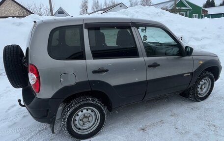 Chevrolet Niva I рестайлинг, 2017 год, 670 000 рублей, 9 фотография