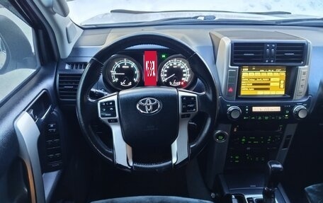 Toyota Land Cruiser Prado 150 рестайлинг 2, 2009 год, 2 850 000 рублей, 28 фотография