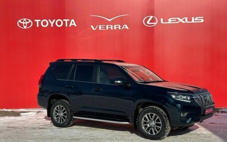 Toyota Land Cruiser Prado 150 рестайлинг 2, 2018 год, 5 250 000 рублей, 3 фотография