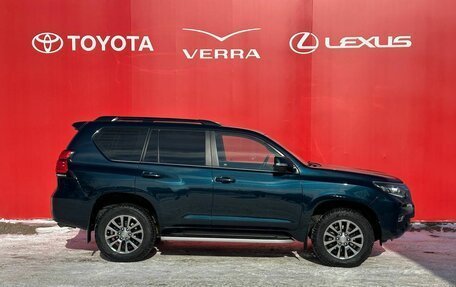 Toyota Land Cruiser Prado 150 рестайлинг 2, 2018 год, 5 250 000 рублей, 4 фотография