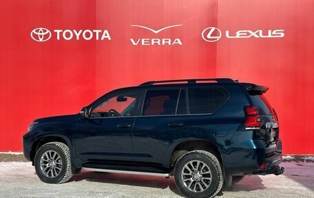 Toyota Land Cruiser Prado 150 рестайлинг 2, 2018 год, 5 250 000 рублей, 6 фотография