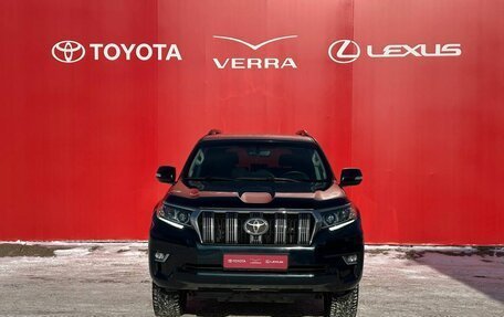 Toyota Land Cruiser Prado 150 рестайлинг 2, 2018 год, 5 250 000 рублей, 2 фотография