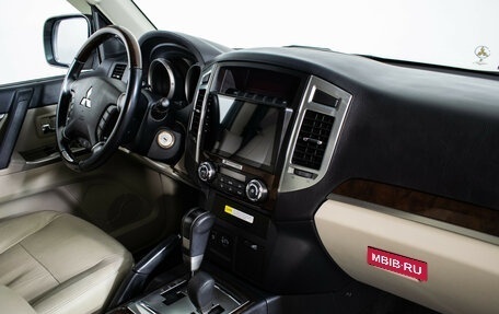 Mitsubishi Pajero IV, 2019 год, 4 210 000 рублей, 10 фотография