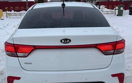 KIA Rio IV, 2017 год, 1 550 000 рублей, 2 фотография