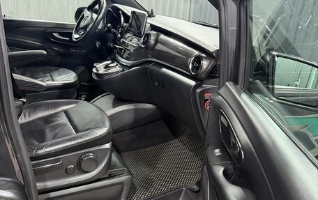 Mercedes-Benz V-Класс, 2019 год, 4 600 000 рублей, 8 фотография