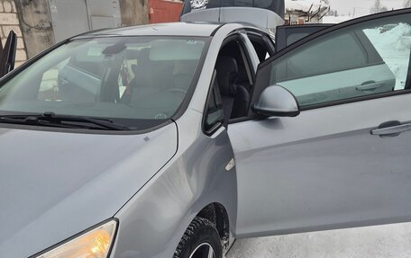 Opel Astra J, 2010 год, 690 000 рублей, 2 фотография