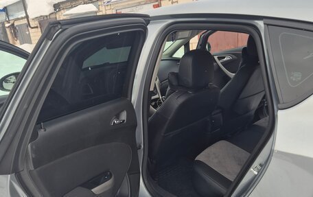 Opel Astra J, 2010 год, 690 000 рублей, 4 фотография