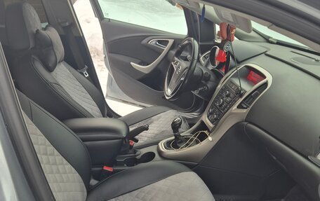 Opel Astra J, 2010 год, 690 000 рублей, 14 фотография