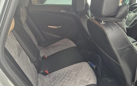 Opel Astra J, 2010 год, 690 000 рублей, 13 фотография