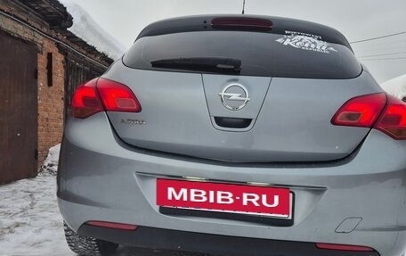 Opel Astra J, 2010 год, 690 000 рублей, 11 фотография