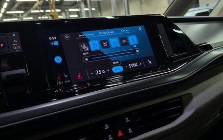 Volkswagen Multivan, 2022 год, 6 490 000 рублей, 4 фотография