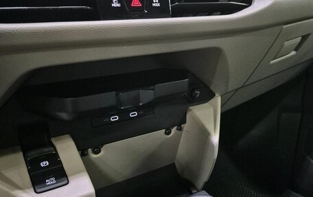 Volkswagen Multivan, 2022 год, 6 490 000 рублей, 5 фотография