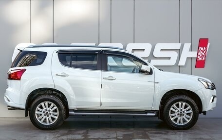 Isuzu MU-X, 2021 год, 3 700 000 рублей, 5 фотография