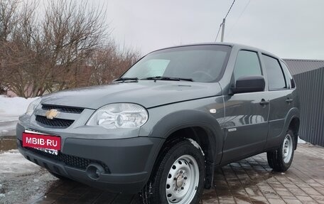 Chevrolet Niva I рестайлинг, 2018 год, 810 000 рублей, 3 фотография