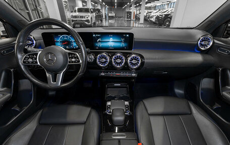 Mercedes-Benz A-Класс, 2018 год, 2 560 000 рублей, 8 фотография