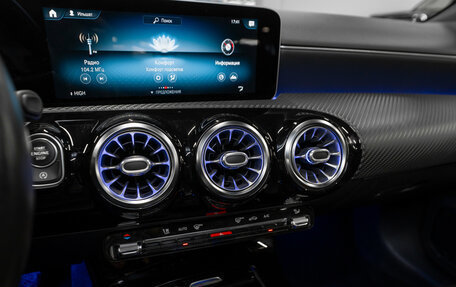 Mercedes-Benz A-Класс, 2018 год, 2 560 000 рублей, 16 фотография