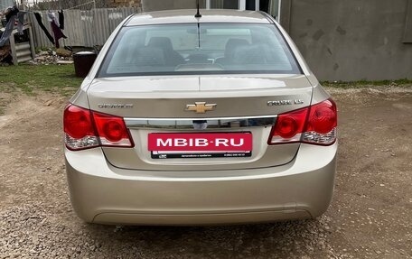 Chevrolet Cruze II, 2011 год, 730 000 рублей, 4 фотография