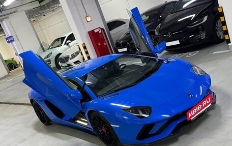 Lamborghini Aventador I рестайлинг, 2017 год, 36 800 000 рублей, 2 фотография