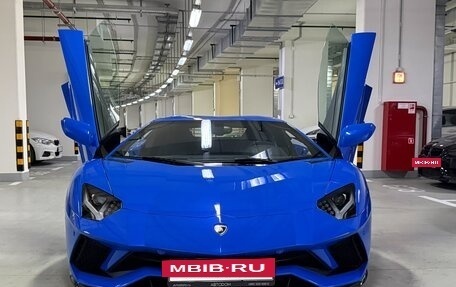 Lamborghini Aventador I рестайлинг, 2017 год, 36 800 000 рублей, 3 фотография