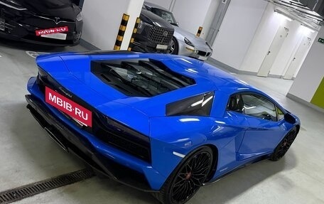 Lamborghini Aventador I рестайлинг, 2017 год, 36 800 000 рублей, 10 фотография