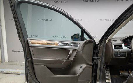 Volkswagen Touareg III, 2015 год, 3 195 000 рублей, 7 фотография