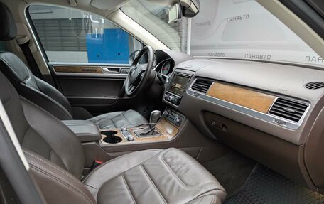 Volkswagen Touareg III, 2015 год, 3 195 000 рублей, 11 фотография