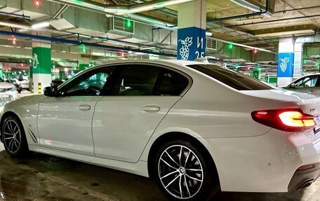 BMW 5 серия, 2022 год, 6 400 000 рублей, 4 фотография