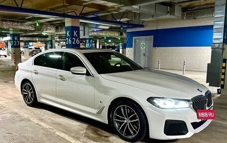 BMW 5 серия, 2022 год, 6 400 000 рублей, 2 фотография