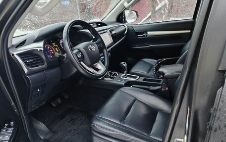 Toyota Hilux VIII, 2015 год, 2 795 000 рублей, 7 фотография