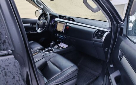 Toyota Hilux VIII, 2015 год, 2 795 000 рублей, 13 фотография