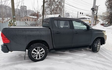 Toyota Hilux VIII, 2015 год, 2 795 000 рублей, 10 фотография