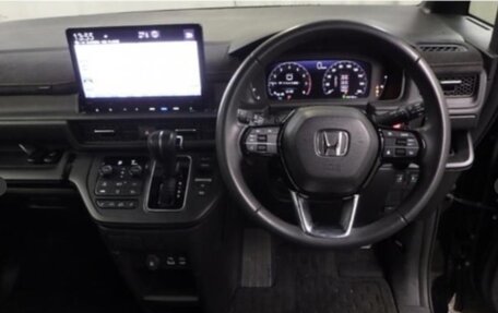 Honda Stepwgn, 2022 год, 2 600 400 рублей, 3 фотография