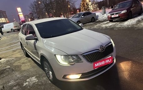 Skoda Superb III рестайлинг, 2013 год, 800 000 рублей, 2 фотография