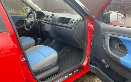 Skoda Fabia II, 2009 год, 330 000 рублей, 4 фотография