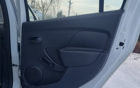 Renault Logan II, 2016 год, 380 000 рублей, 14 фотография