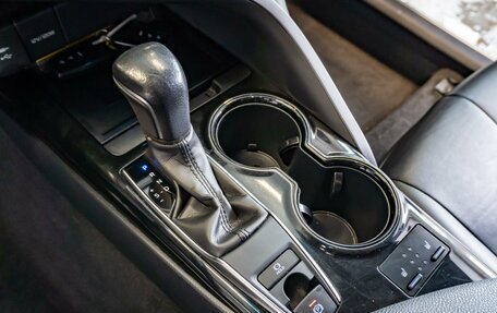 Toyota Camry, 2020 год, 2 850 000 рублей, 17 фотография