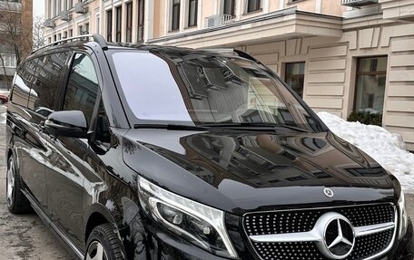 Mercedes-Benz V-Класс, 2022 год, 8 900 000 рублей, 2 фотография