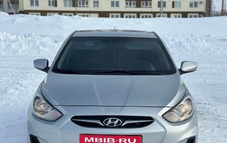 Hyundai Solaris II рестайлинг, 2013 год, 657 000 рублей, 3 фотография