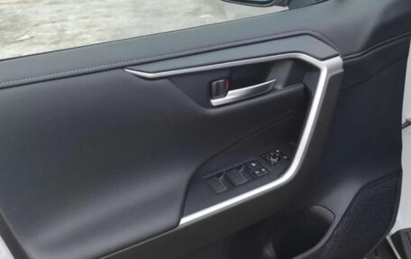 Toyota RAV4, 2020 год, 3 000 000 рублей, 11 фотография