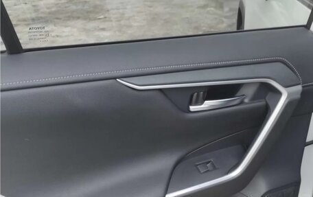 Toyota RAV4, 2020 год, 3 000 000 рублей, 12 фотография