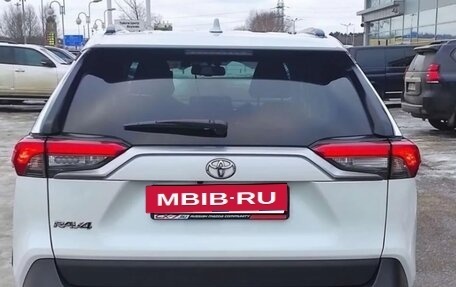 Toyota RAV4, 2020 год, 3 000 000 рублей, 8 фотография